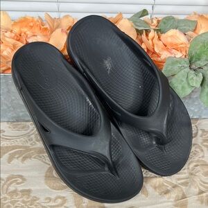 OOFOS OOriginal Flip Flop Size 9